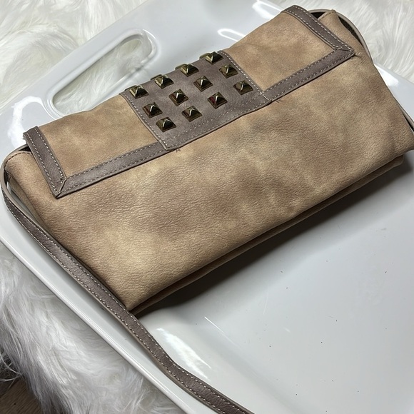 Studded Tan Shoulder/Crossbody or Clutch - Picture 9 of 13